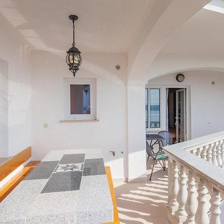 Nice Apartment In Crikvenica With Kitchen Exteriör bild