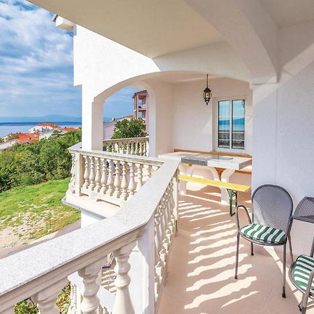 Nice Apartment In Crikvenica With Kitchen Exteriör bild
