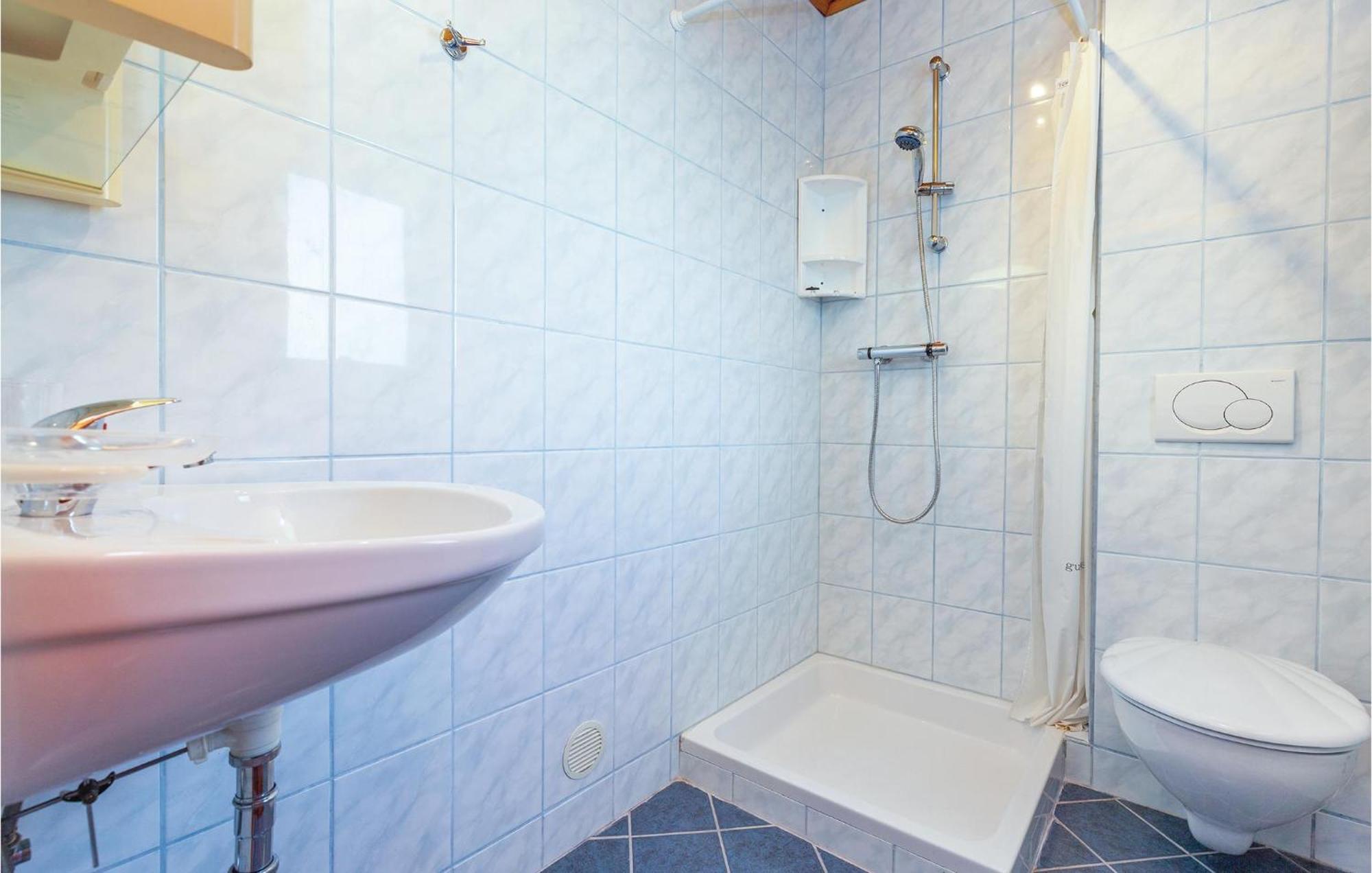 Nice Apartment In Crikvenica With Kitchen Exteriör bild