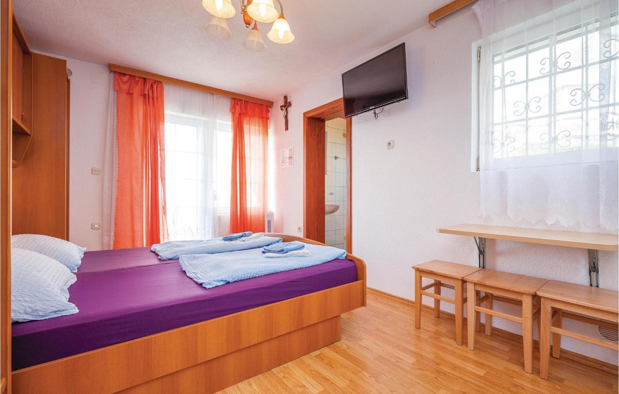 Nice Apartment In Crikvenica With Kitchen Exteriör bild