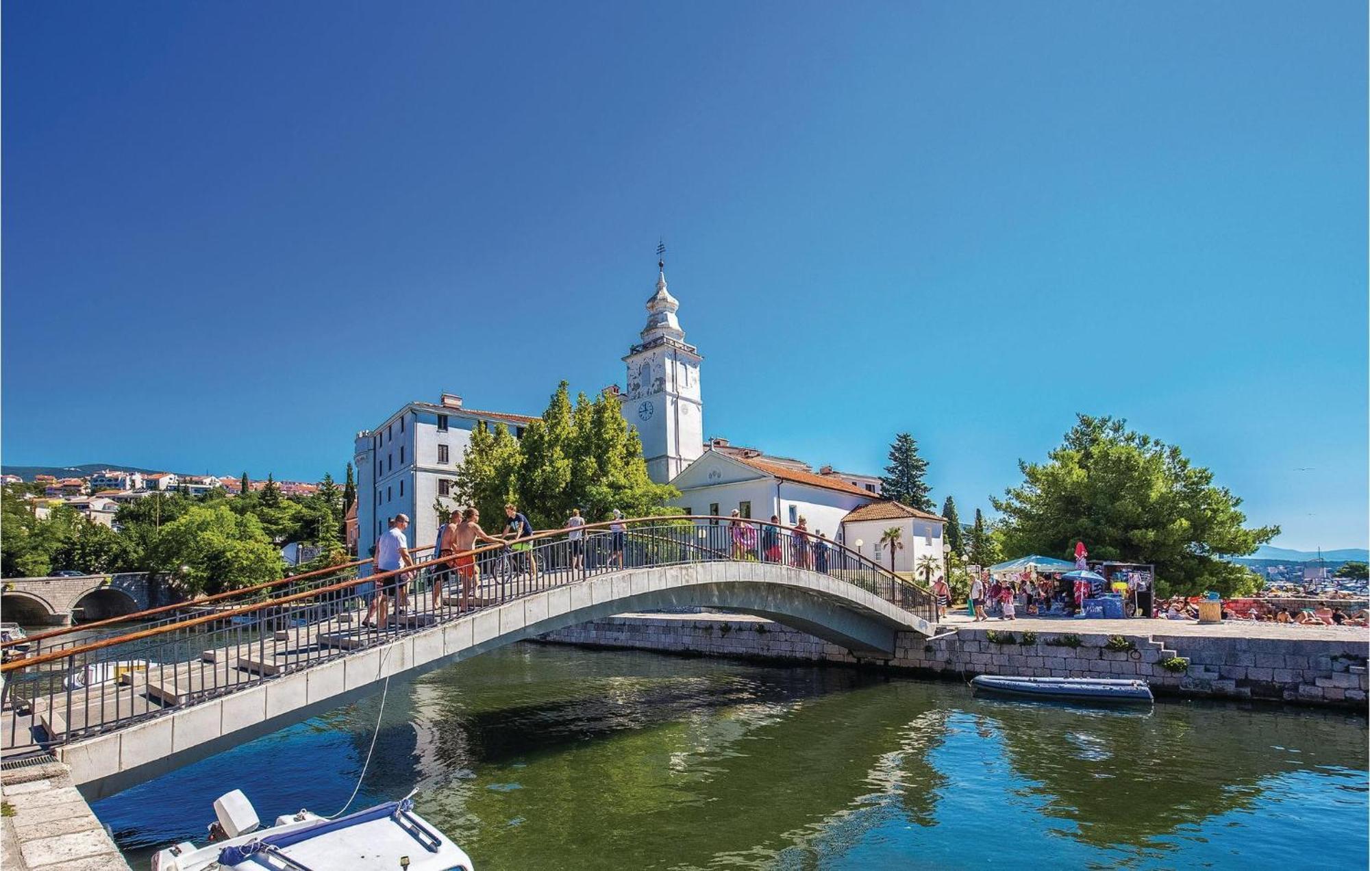 Nice Apartment In Crikvenica With Kitchen Exteriör bild